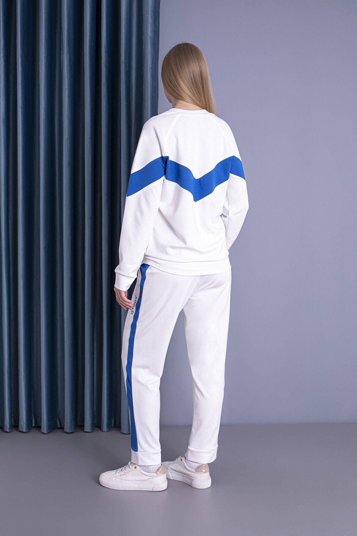 0058 YANLAR PARÇALI PAÇA MANŞETLİ UNISEX EŞOFMAN