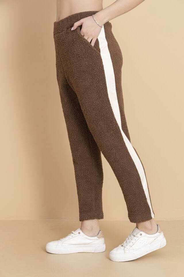 0084 YANI DERİ FULL KUZU TÜYÜ EŞOFMAN